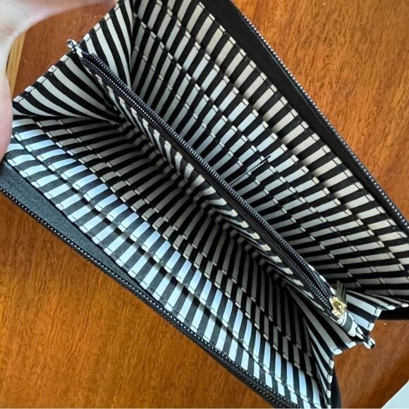 NWOT Betsey Johnson Leopard Print Wallet With Gold Tone Hardware Pink Black Blue - Picture 5 of 10